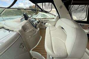 2001 Sea Ray 410 Sundancer thumbnail 5
