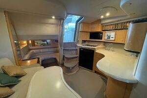 1998 Sea Ray 370 Sundancer thumbnail 27
