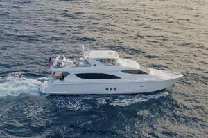 Hatteras 80 Gallopin-Starboard Profile