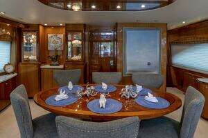 2007 Hatteras 80 thumbnail 25