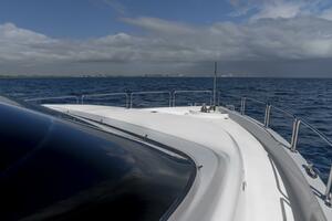 Hatteras 80 Gallopin- Bow