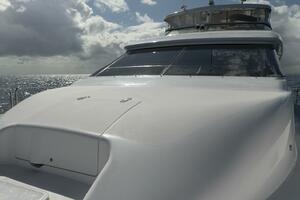 Hatteras 80 Gallopin- Bow