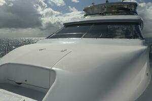 2007 Hatteras 80 thumbnail 23