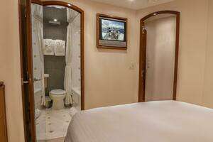 2007 Hatteras 80 thumbnail 54