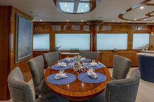 Hatteras 80 Gallopin- Salon Dinette
