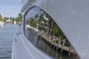 Hatteras 80 Gallopin- Portside