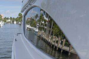 2007 Hatteras 80 thumbnail 17