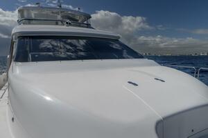 Hatteras 80 Gallopin- Bow