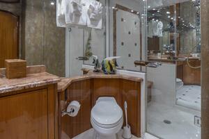 Hatteras 80 Gallopin- Master Head