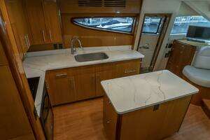 2007 Hatteras 80 thumbnail 32