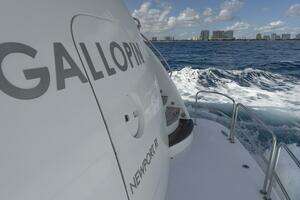 2007 Hatteras 80 thumbnail 12