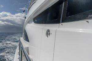 2007 Hatteras 80 thumbnail 21