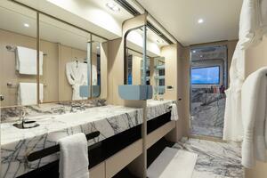 LA MAMA 105ft Azimut Yacht For Sale