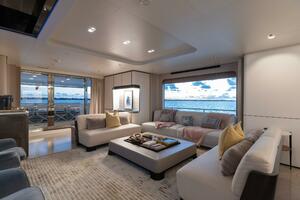 LA MAMA 105ft Azimut Yacht For Sale