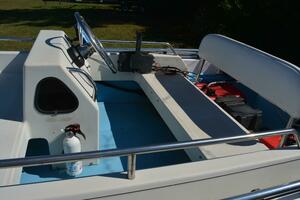 13ft Boston Whaler Yacht For Sale