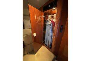 2007 Regal 3760 Sportyacht thumbnail 39