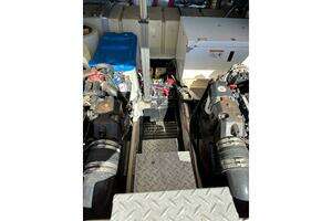 2007 Regal 3760 Sportyacht thumbnail 51