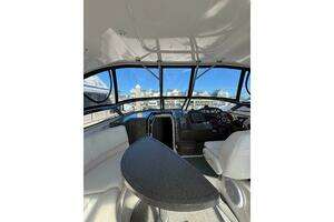 2007 Regal 3760 Sportyacht thumbnail 21