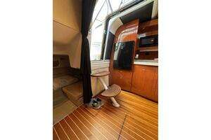 2007 Regal 3760 Sportyacht thumbnail 49