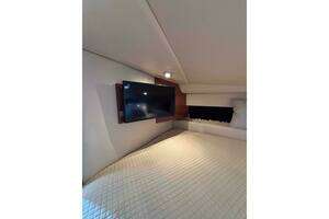 2007 Regal 3760 Sportyacht thumbnail 35