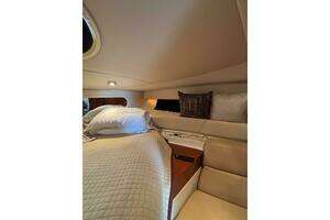 2007 Regal 3760 Sportyacht thumbnail 37