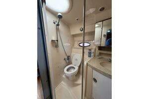 2007 Regal 3760 Sportyacht thumbnail 33