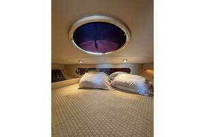 2007 Regal 3760 Sportyacht thumbnail 36