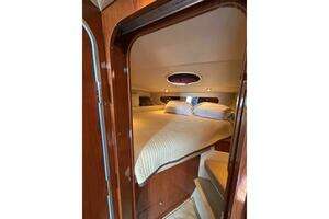 2007 Regal 3760 Sportyacht thumbnail 34