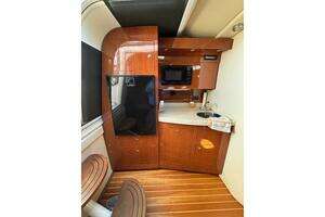 2007 Regal 3760 Sportyacht thumbnail 30