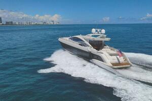 BOAT 68ft Azimut Yacht For Sale
