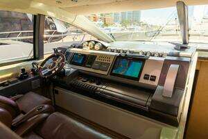 2011 Azimut 68S thumbnail 20