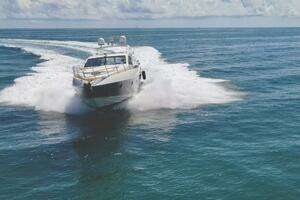 2011 Azimut 68S thumbnail 5
