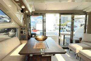 2011 Azimut 68S thumbnail 16
