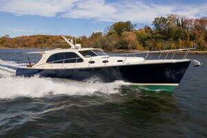 2016 Palm Beach Motor Yachts PB50 thumbnail 10