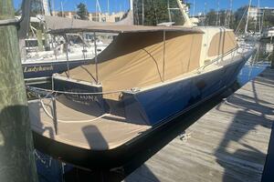 BELLA LUNA Worth Avenue Yachts