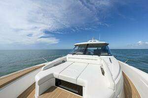 2023 Tiara Yachts EX 60 thumbnail 49