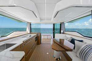 2023 Tiara Yachts EX 60 thumbnail 32