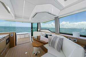 2023 Tiara Yachts EX 60 thumbnail 33