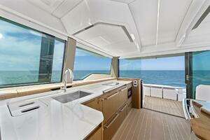 2023 Tiara Yachts EX 60 thumbnail 28