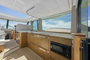 2023 Tiara Yachts EX 60 thumbnail 23