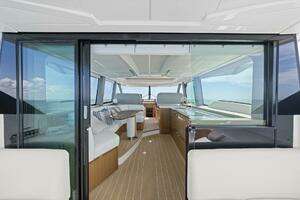 2023 Tiara Yachts EX 60 thumbnail 37