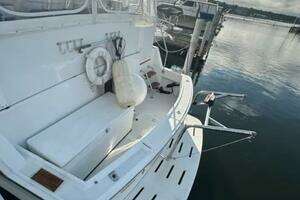 1994 Hatteras 48 Cockpit Motor Yacht thumbnail 26