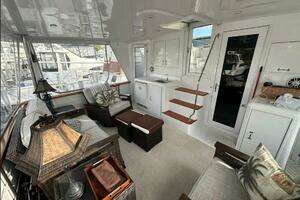 1994 Hatteras 48 Cockpit Motor Yacht thumbnail 12