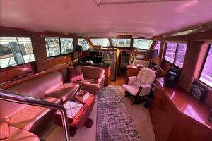 1994 Hatteras 48 Cockpit Motor Yacht thumbnail 14