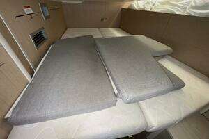 2022 Beneteau Oceanis 40.1 thumbnail 37