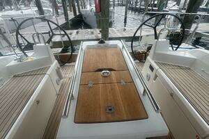 2022 Beneteau Oceanis 40.1 thumbnail 6