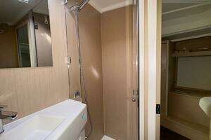 2022 Beneteau Oceanis 40.1 thumbnail 40