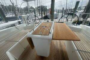 2022 Beneteau Oceanis 40.1 thumbnail 9