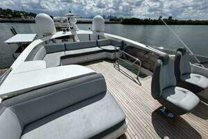 2014 Princess S72 thumbnail 31