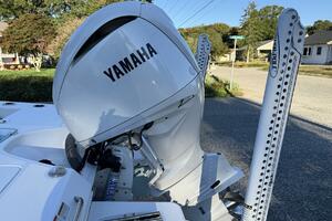 24ft Everglades Yacht For Sale